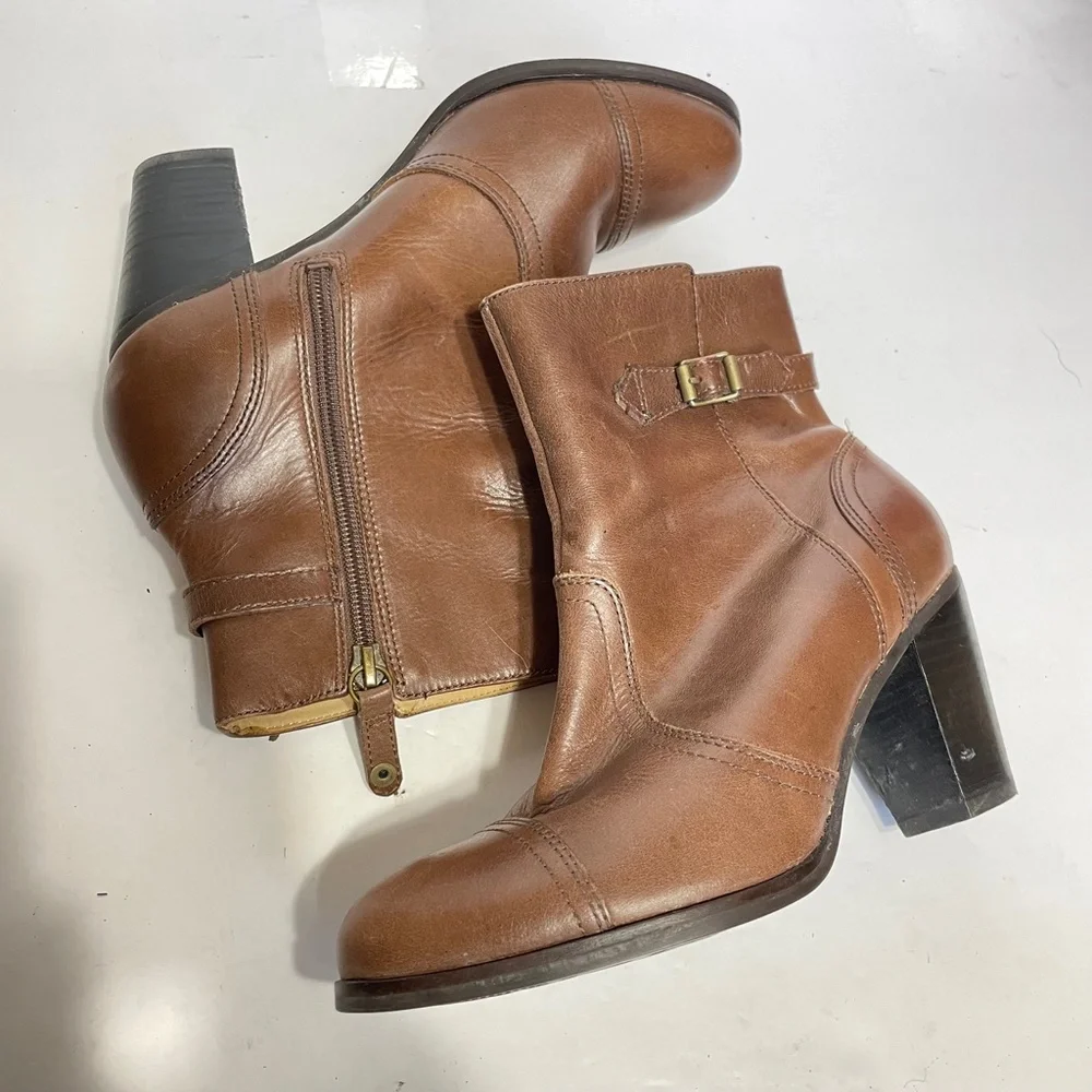 Brown leather Heeled Boots 7.5 Sebago Buckle Ankle Stacked Heel Ashton Cognac